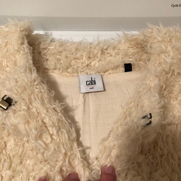 Cabi 3024 shaggy Sherpa Teddy ivory faux fur jacket. Size M - Picture 3 of 7